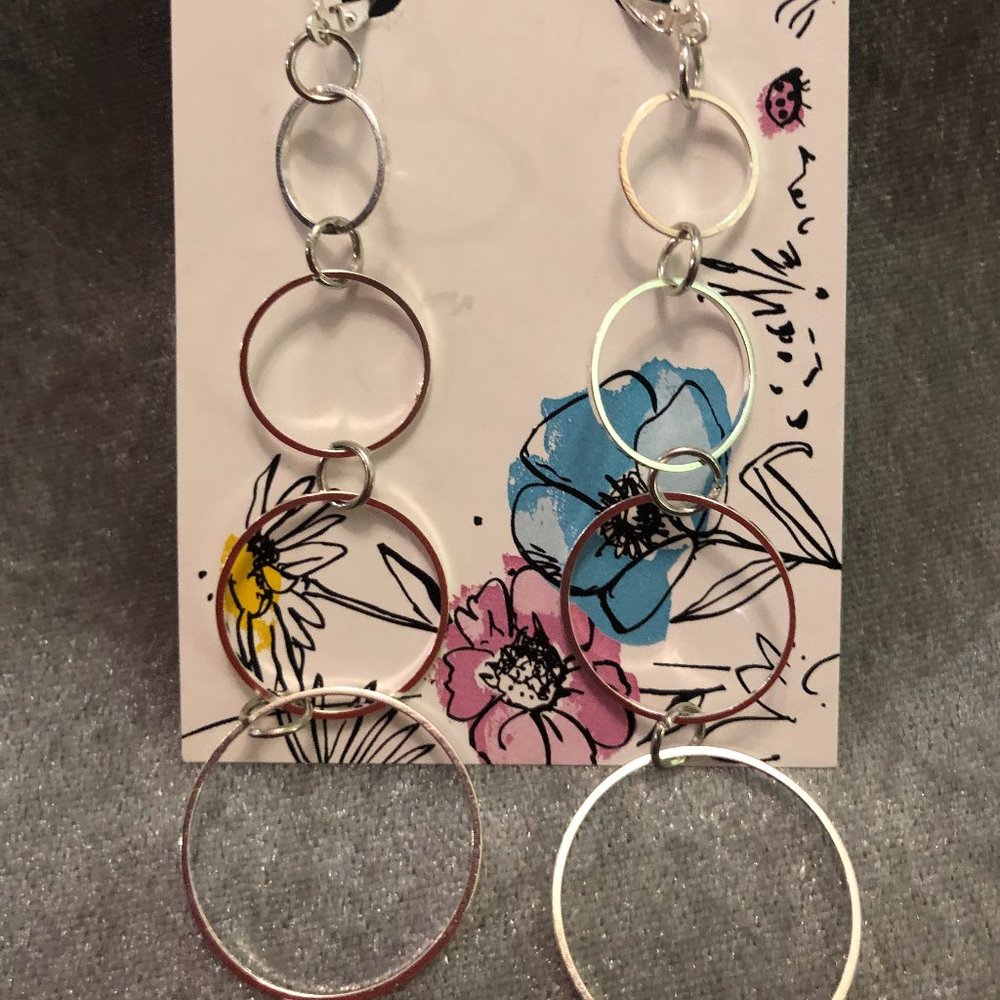 Light as a feather dangling earrings